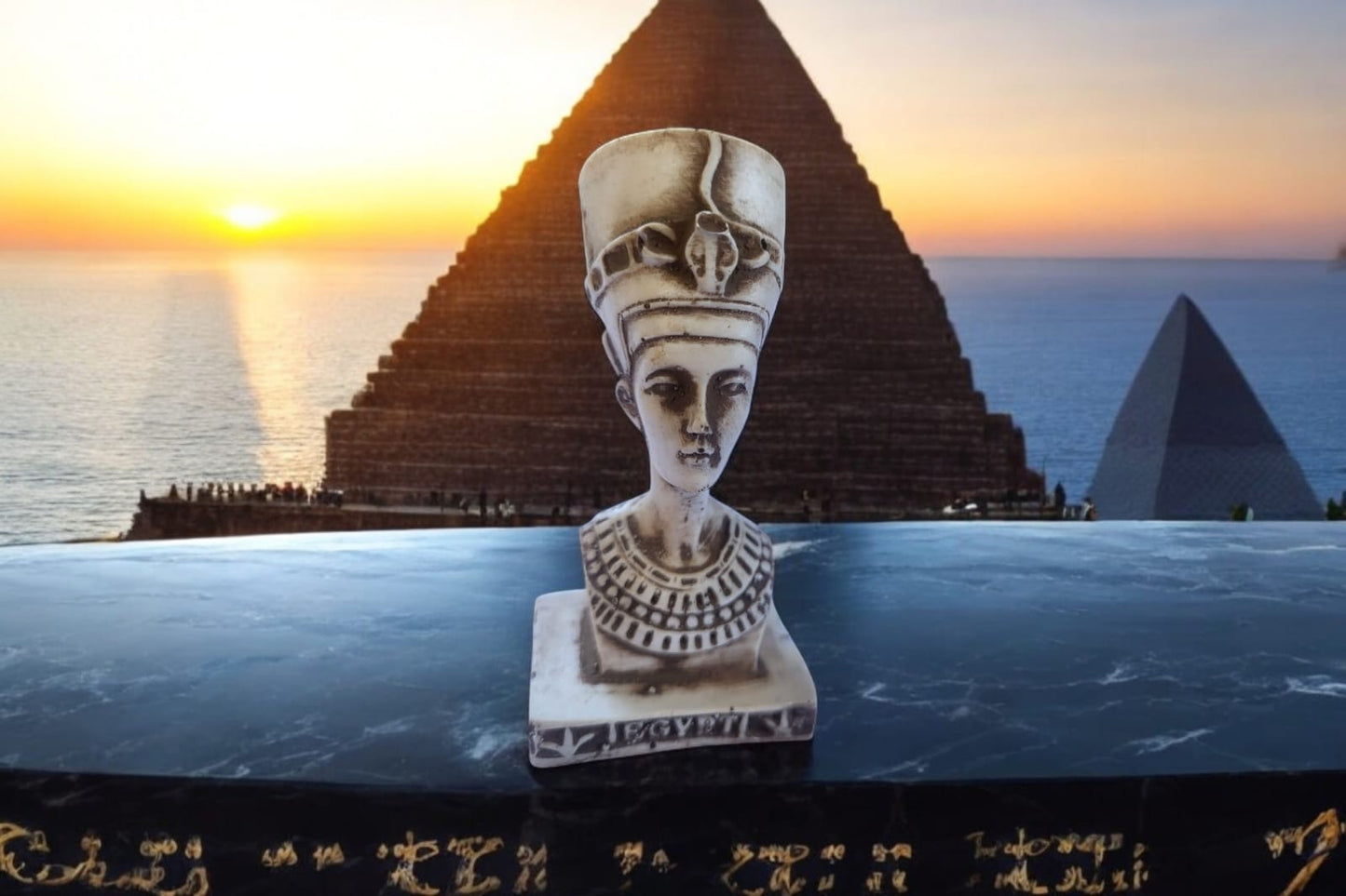 Mini Queen Nefertiti Statue